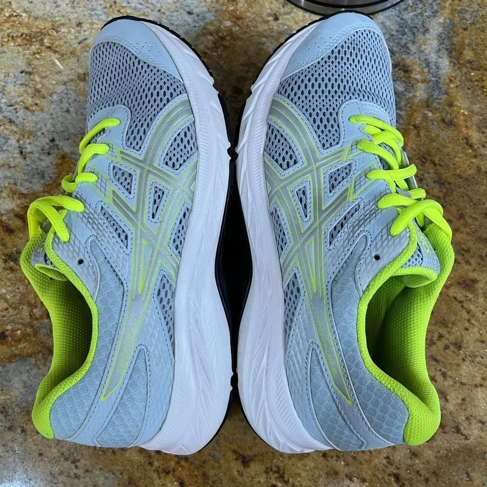 Asics Men’s Light Gray and Neon Yellow Running Shoes